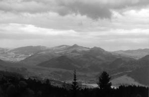 Małe Pieniny z Wysoką (1050 m) w centrum